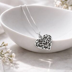 NWT 925 Sterling Silver Celtic Heart Necklace! NEW!